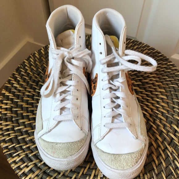 Nike high tops blazer Mid 77 Size 8 women white leather leopard swoosh logo - Picture 2 of 7